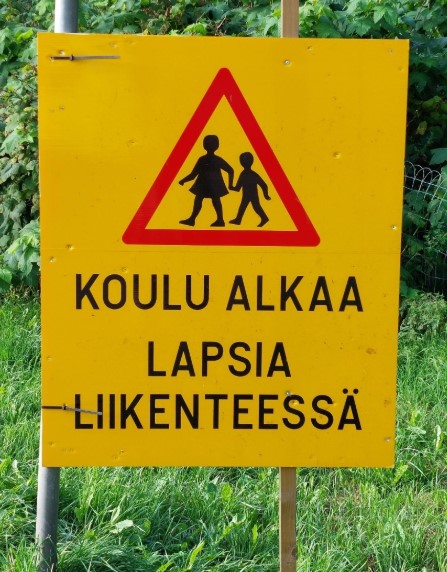 koulun alkamisesta kertova kyltti